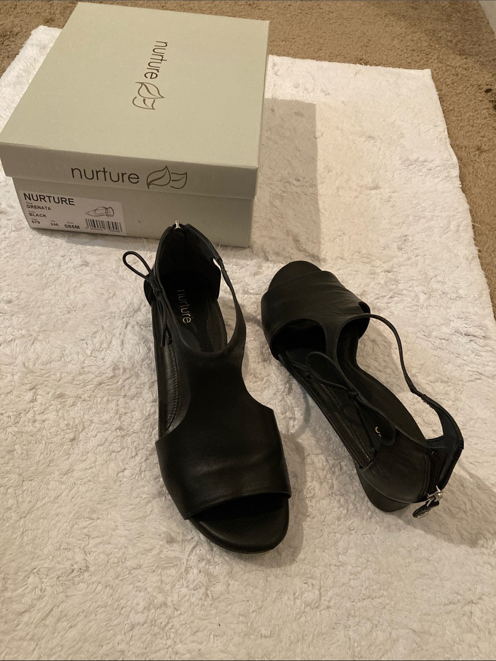 New! In Box! Nurture Black Open-Toe Slingback Leather Sandals.